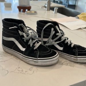 vans women’s sk8 hi black sneaker size 7.5